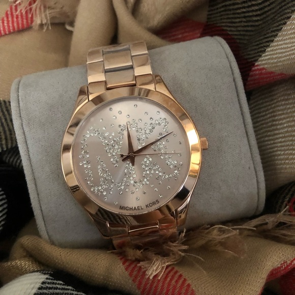 HP🎉 Rosegold Mk Watch - Picture 3 of 5